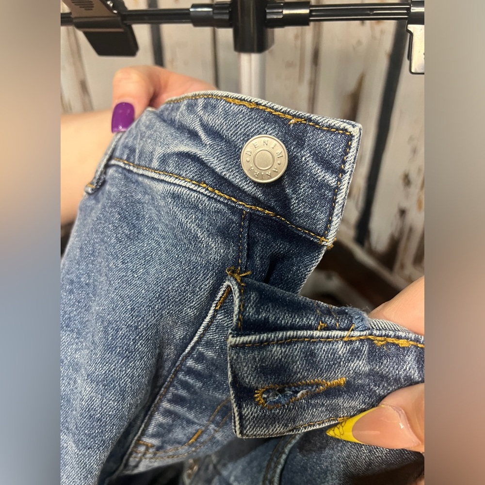 AKIRA Blue Denim Mini Skirt with Frayed Hem - Picture 7 of 8